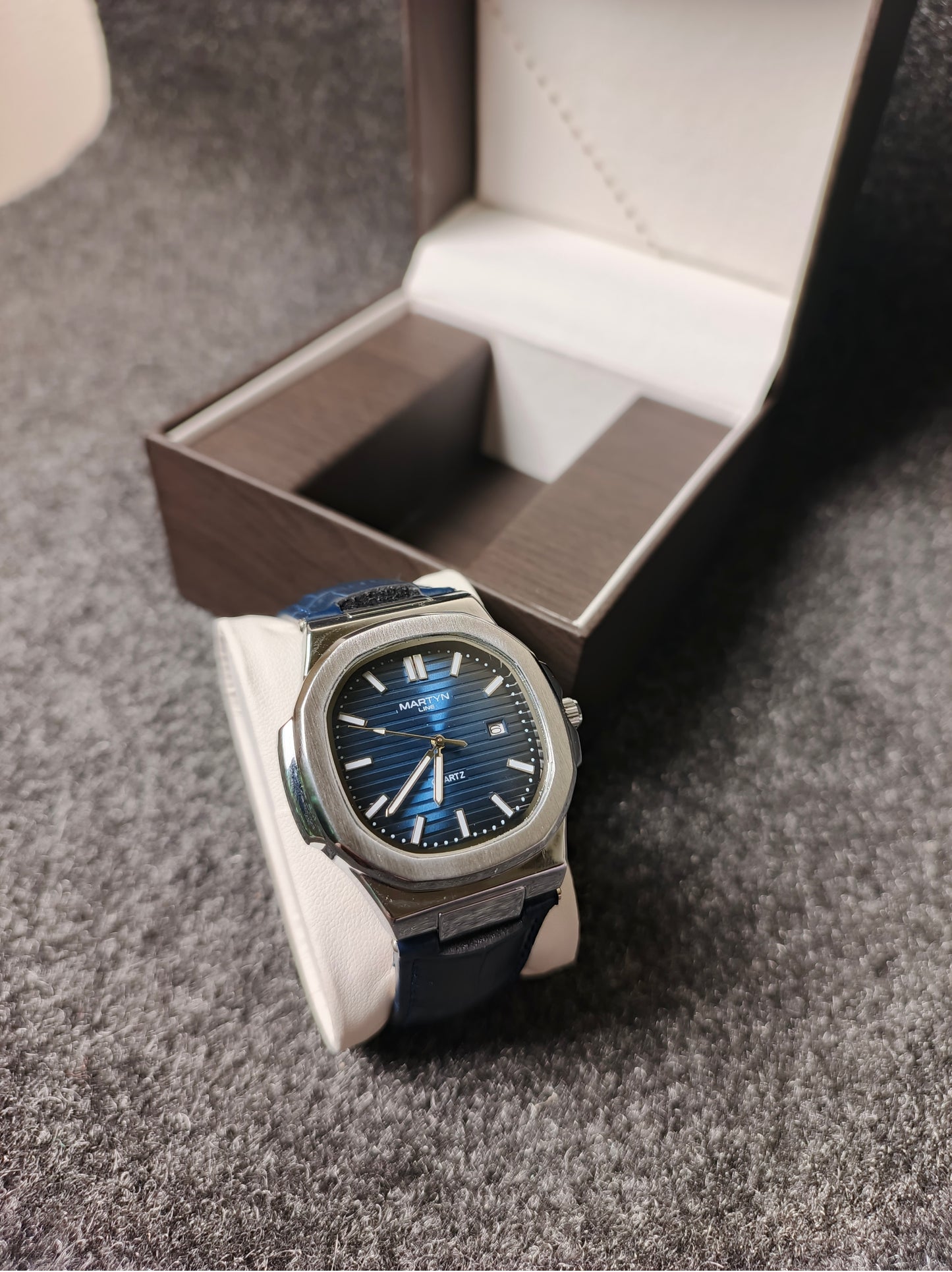 MARTN ROYAL BLUE